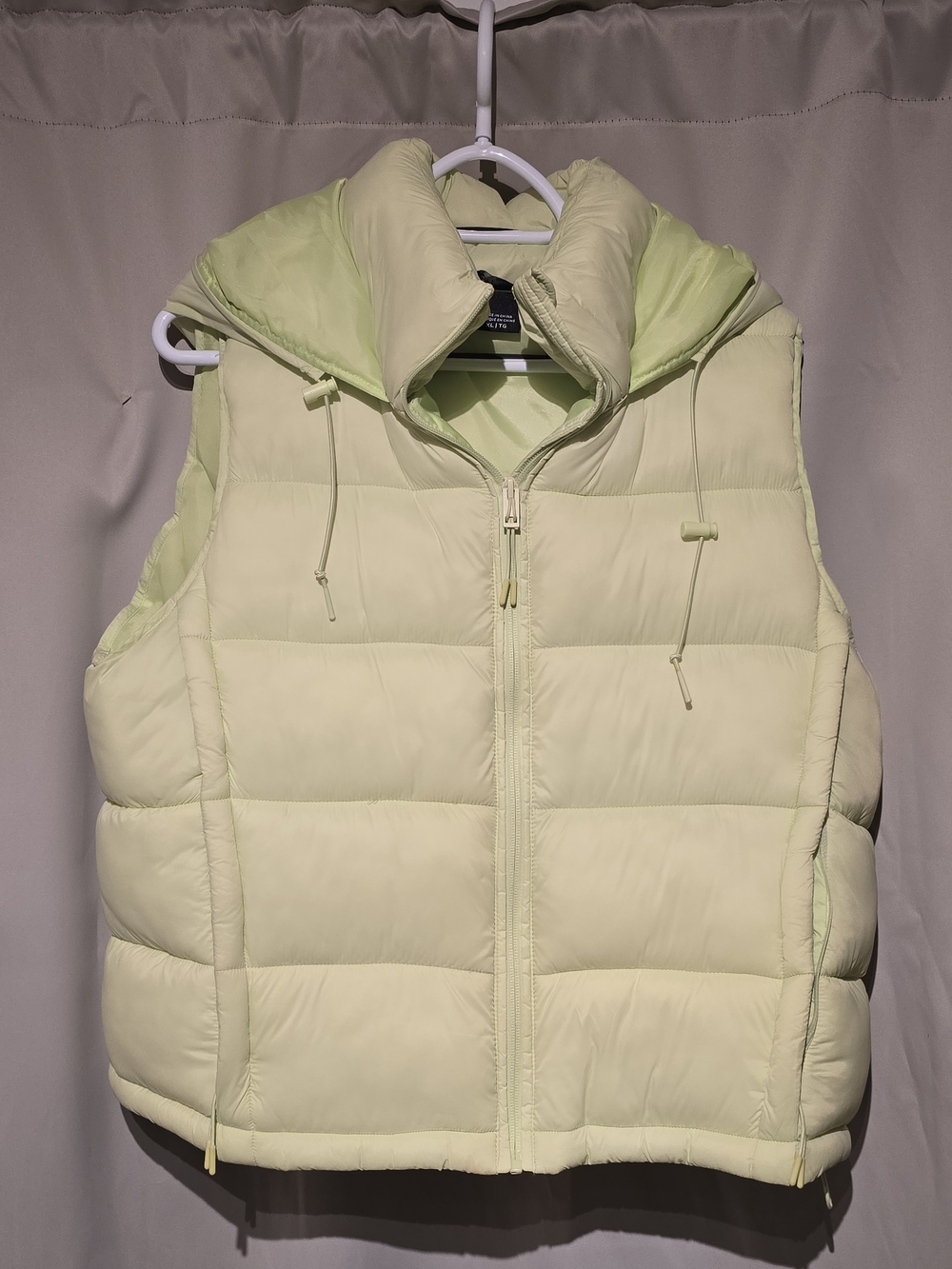 Woman's Mondetta Puffer Vest Hooded Jacket - Light lime green XL